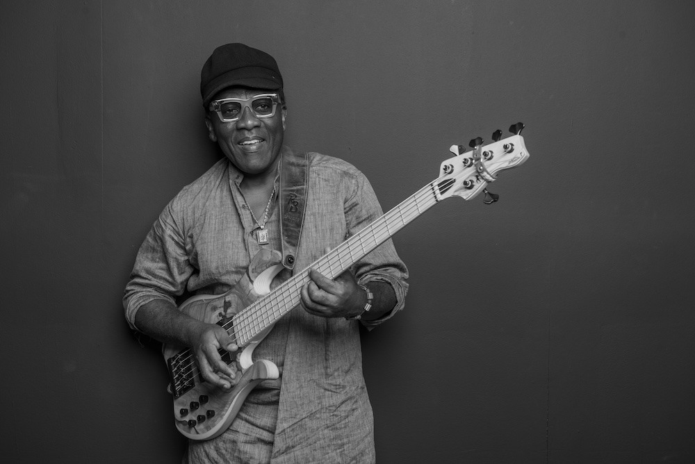 RICHARD BONA TRIO
Diu 7 JUNY 21h 2026
Es Claustre Maó